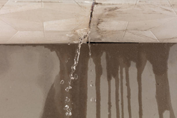 Professional Water Extraction technician working in Thompson, OH